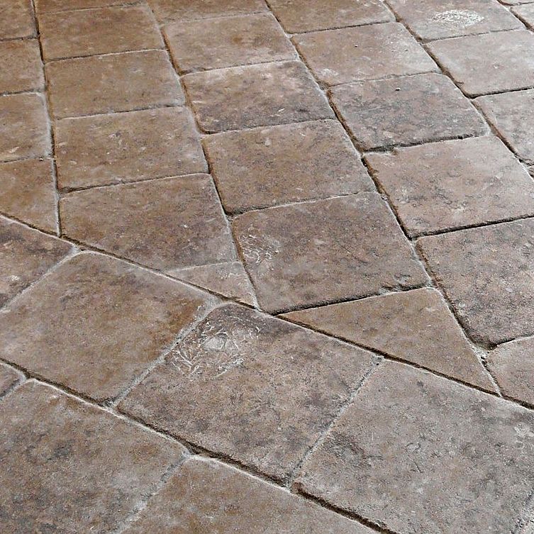 Pavés en pierre - par le spécialiste du dallage en pierre Alain Bidal.